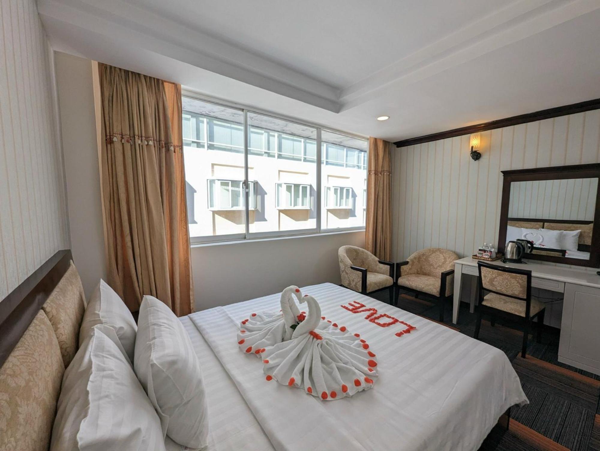 Dong Kinh Hotel Ho Chi Minh-staden Exteriör bild