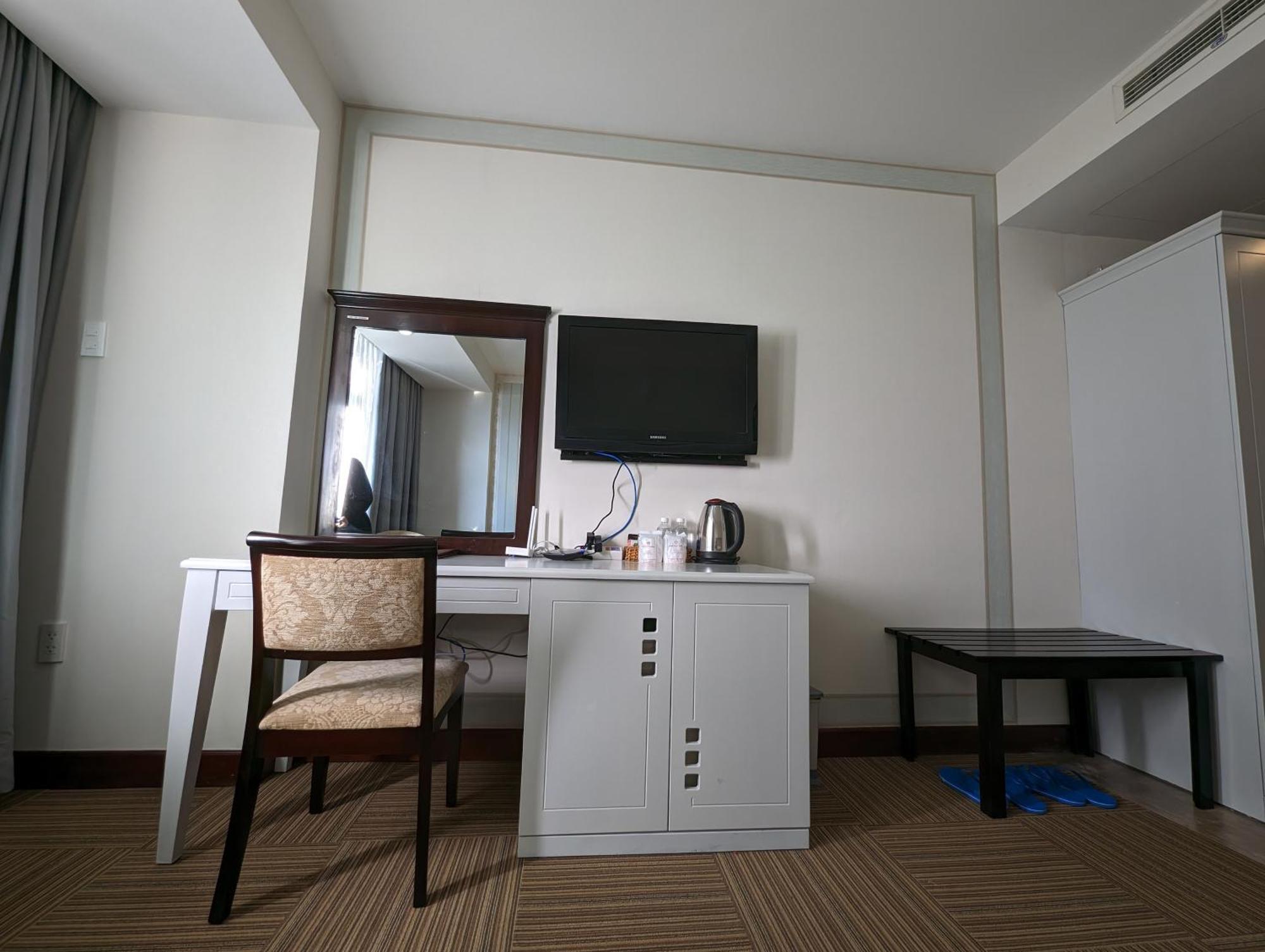Dong Kinh Hotel Ho Chi Minh-staden Exteriör bild